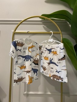 GRRR! Dinozorlar Geliyor!...